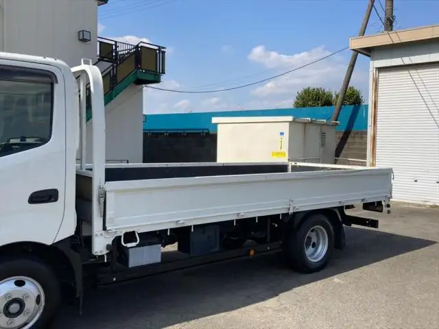 日野 デュトロ 小型 平ボディ 2RG-XZC710M R3の中古トラック画像8
