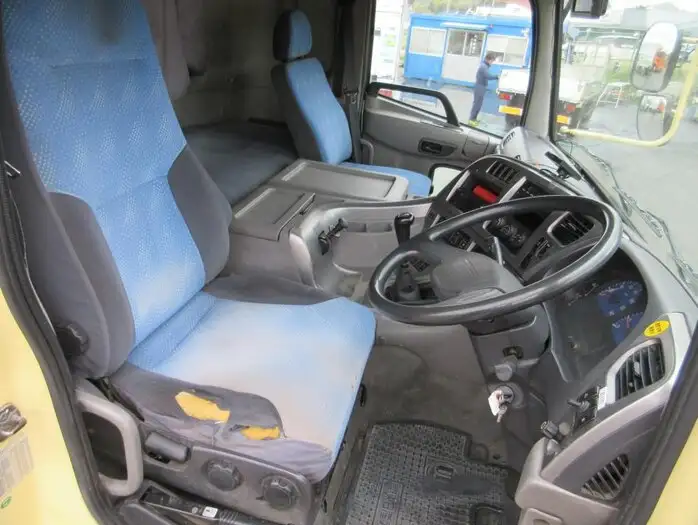 日産UD クオン 大型 ミキサー・ポンプ ベッド ADG-CW2XLの中古トラック画像10