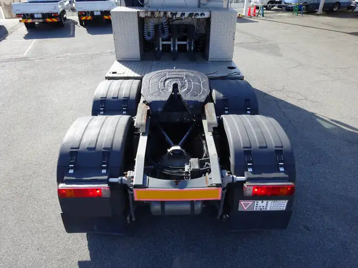 ボルボ トラック 大型 トラクター 2デフ ベッドの中古トラック画像7