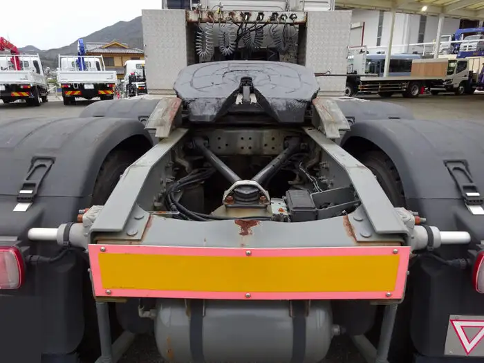 ボルボ トラック 大型 トラクター 2デフ ベッドの中古トラック画像13