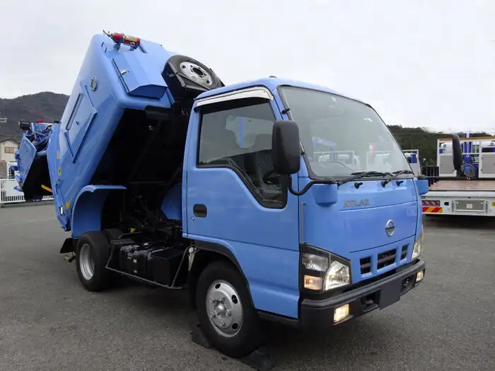 日産 アトラス 小型 パッカー車 プレス式 PB-AKR81ANの中古トラック画像3