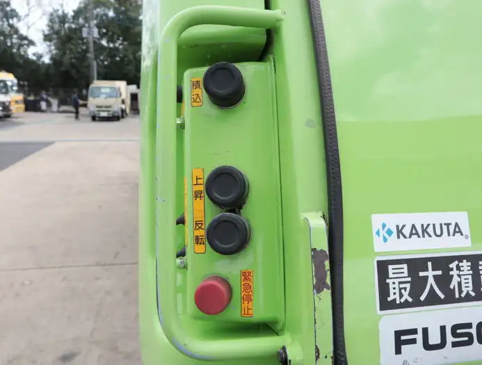 三菱 ファイター 中型/増トン パッカー車 プレス式 ベッドの中古トラック画像5