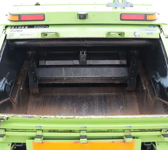 三菱 ファイター 中型/増トン パッカー車 プレス式 ベッドの中古トラック画像6