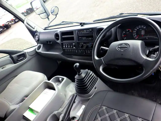 日野 デュトロ 小型 ウイング SKG-XZU710M H23の中古トラック画像12