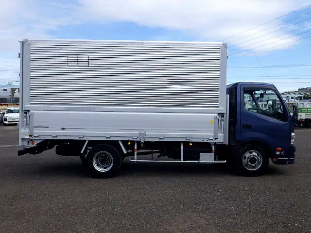 日野 デュトロ 小型 ウイング SKG-XZU710M H23の中古トラック画像2