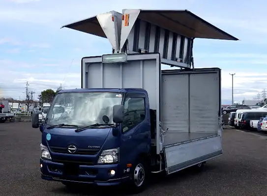 日野 デュトロ 小型 ウイング SKG-XZU710M H23の中古トラック画像1