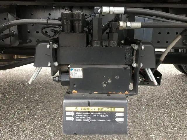 いすゞ エルフ 小型 車両重機運搬 ウインチ 2RG-NPR88ANの中古トラック画像16