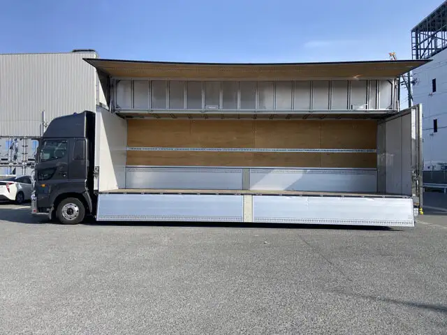 日野 プロフィア 大型 ウイング ハイルーフ エアサスの中古トラック画像4