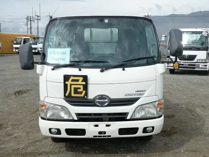 日野 デュトロ 小型 タンク車 ローリー SKG-XZU675Mの中古トラック画像2