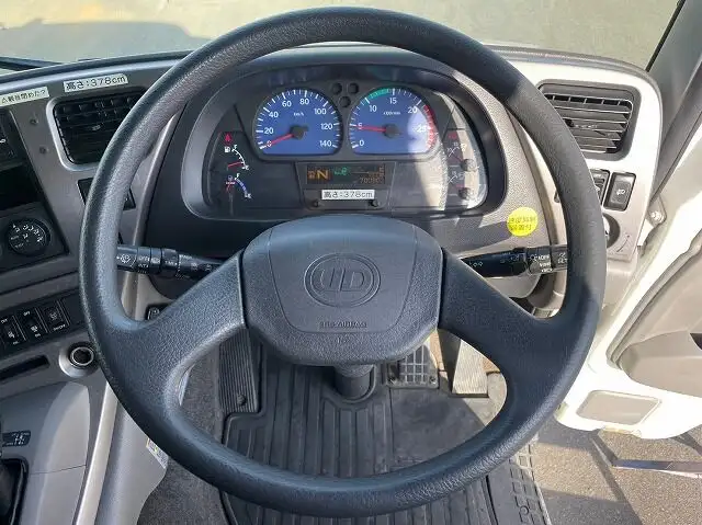 日産UD クオン 大型 ウイング エアサス ベッドの中古トラック画像14