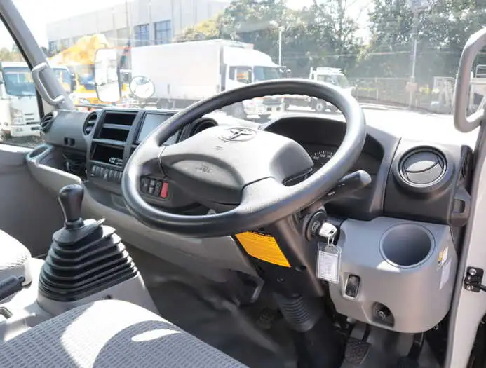 トヨタ ダイナ 小型 アルミバン サイドドア TKG-XZU710の中古トラック画像12