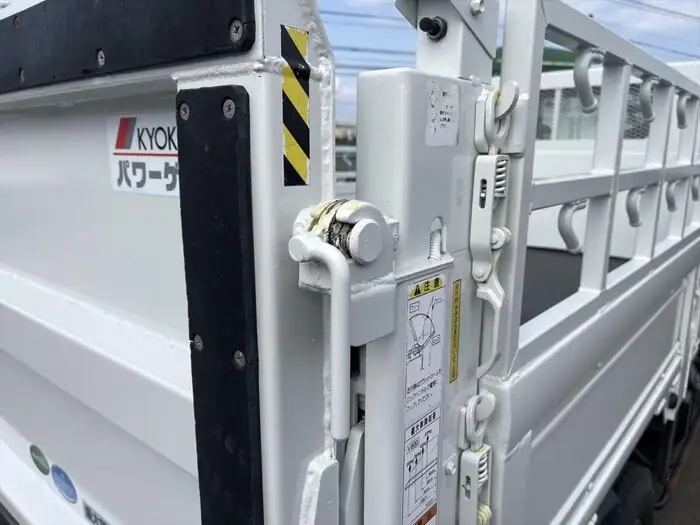 いすゞ エルフ 小型 平ボディ パワーゲート 床鉄板の中古トラック画像10