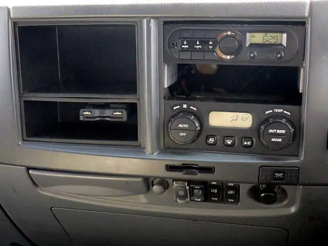 日産UD コンドル 中型/増トン ウイング ベッド 2PG-BRR90S2の中古トラック画像10