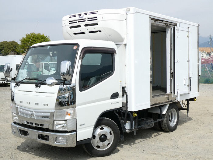 日野 デュトロ 小型 ウイング 2KG-XZU730M R4 の中古トラック【車両No.147575】