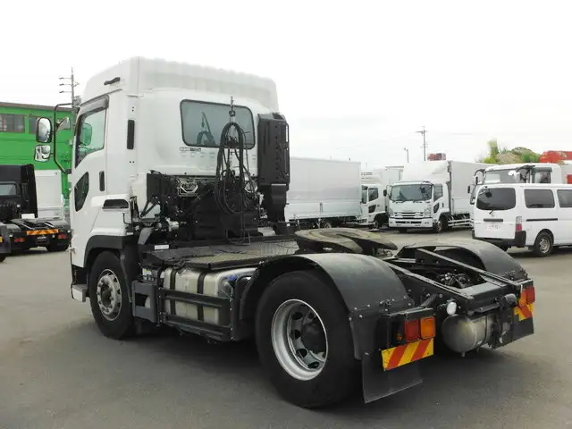 いすゞ ギガ 大型 トラクター ハイルーフ 1デフの中古トラック画像4