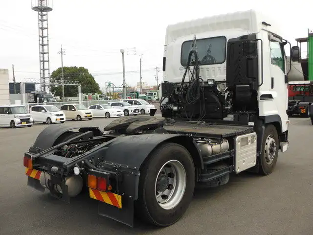 いすゞ ギガ 大型 トラクター ハイルーフ 1デフの中古トラック画像3