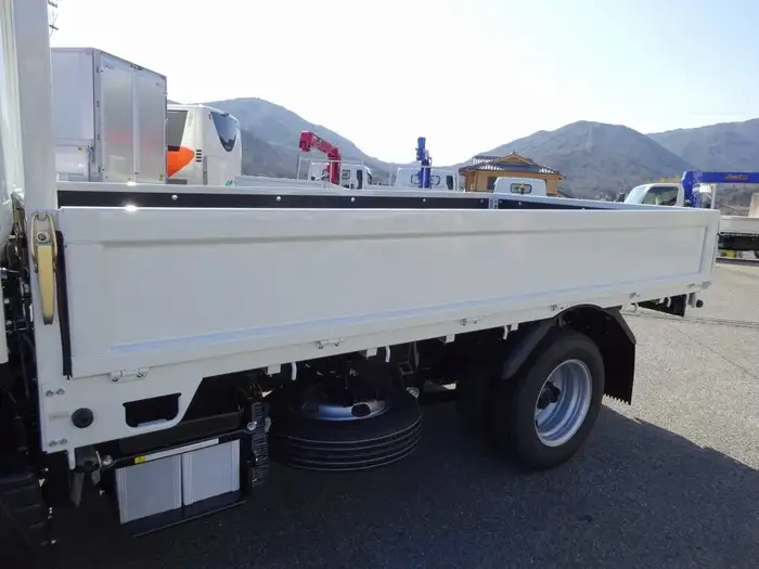 三菱 キャンター 小型 平ボディ 2RG-FBA20 R4の中古トラック画像12