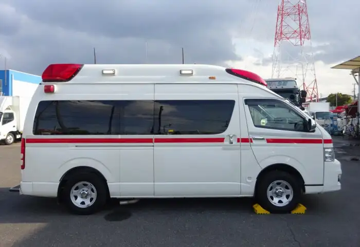 トヨタ ハイエース 小型 特殊車両 CBF-TRH226S H25の中古トラック画像4