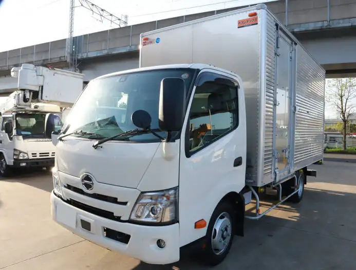 日野 デュトロ 小型 アルミバン サイドドア 2RG-XZU710Mの中古トラック画像1