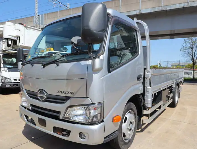 日野 デュトロ 小型 平ボディ TKG-XZU655M H30の中古トラック画像1