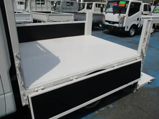日産 アトラス 小型 平ボディ Wキャブ パワーゲートの中古トラック画像7