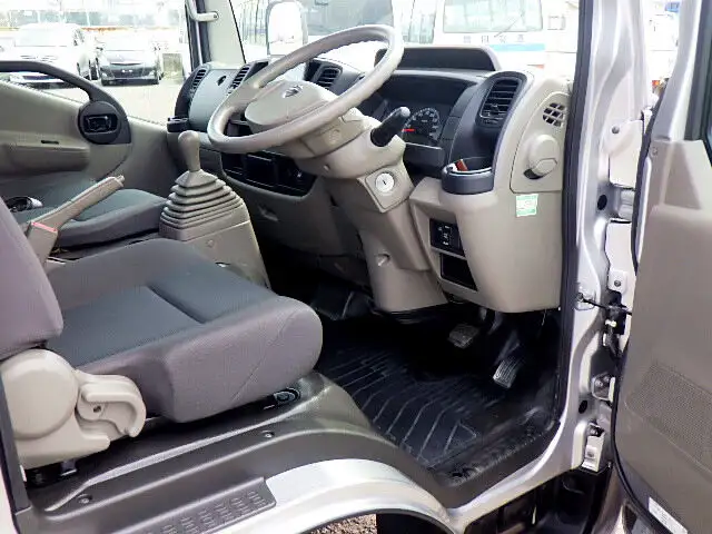 日産 アトラス 小型 平ボディ 床鉄板 CBF-SQ1F24の中古トラック画像9
