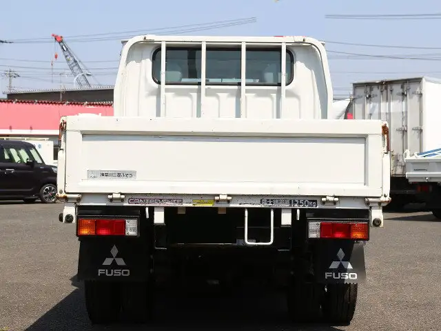 三菱 キャンター 小型 平ボディ Wキャブ 床鉄板の中古トラック画像4