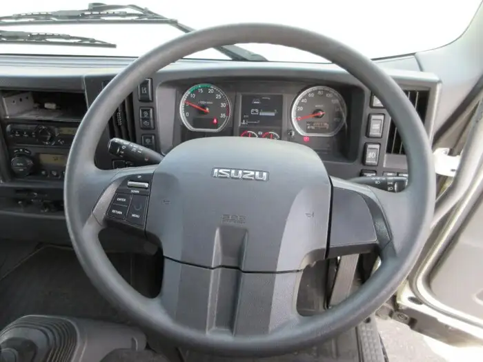 いすゞ フォワード 中型/増トン ウイング ベッド TKG-FRR90S2の中古トラック画像9