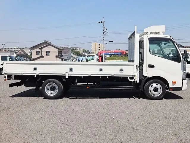 トヨタ ダイナ 小型 平ボディ TKG-XZU712 H30の中古トラック画像3