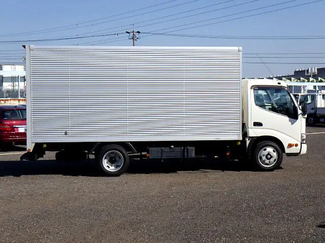 トヨタ トヨエース 小型 アルミバン TKG-XZU655 H31/R1の中古トラック画像2