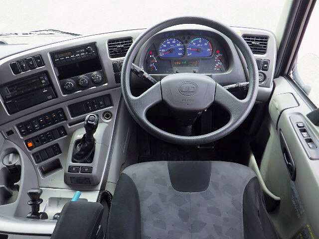 日産UD クオン 大型 トラクター ハイルーフ 1デフの中古トラック画像8