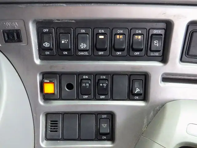 日産UD クオン 大型 トラクター ハイルーフ 1デフの中古トラック画像11