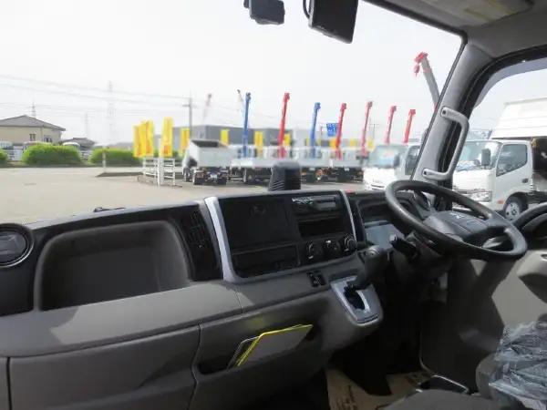 三菱 キャンター 小型 平ボディ 幌 2RG-FEA20の中古トラック画像13