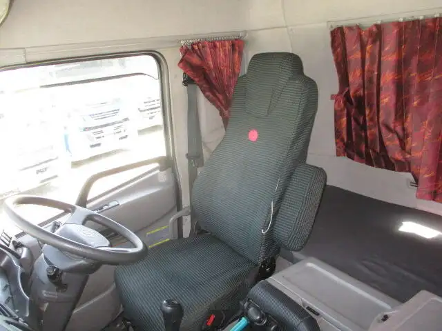 日産UD クオン 大型 トラクター ハイルーフ 1デフの中古トラック画像10