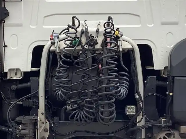 ボルボ トラック 大型 トラクター ハイルーフ 1デフの中古トラック画像9