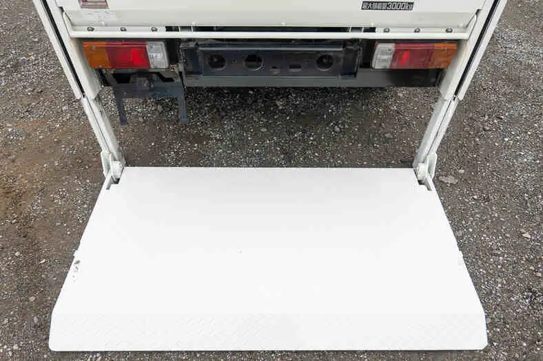 トヨタ ダイナ 小型 平ボディ パワーゲート TKG-XZU605の中古トラック画像6