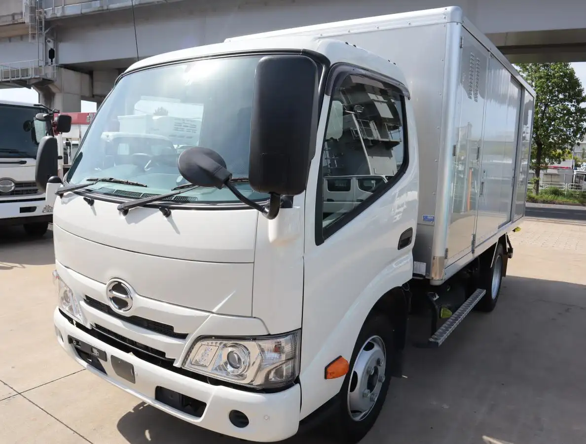 日野 デュトロ 小型 アルミバン ボトルカー 2RG-XZU645Mの中古トラック画像1