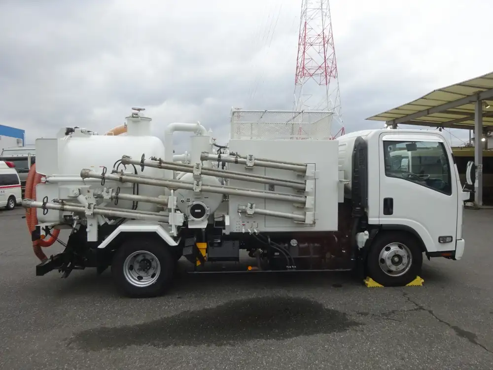 いすゞ エルフ 小型 タンク車 汚泥吸引車 TKG-NPR85YNの中古トラック画像3