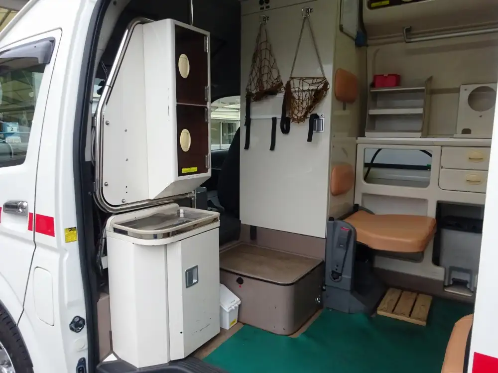 トヨタ ハイエース 小型 特殊車両 CBF-TRH226S H24の中古トラック画像9