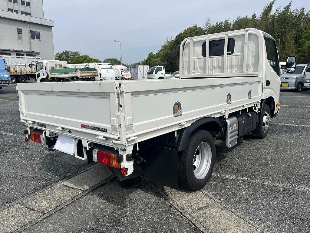 日野 デュトロ 小型 平ボディ 床鉄板 2RG-XZC605Mの中古トラック画像3