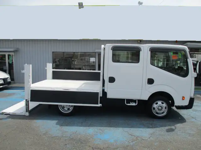 日産 アトラス 小型 平ボディ Wキャブ パワーゲートの中古トラック画像2