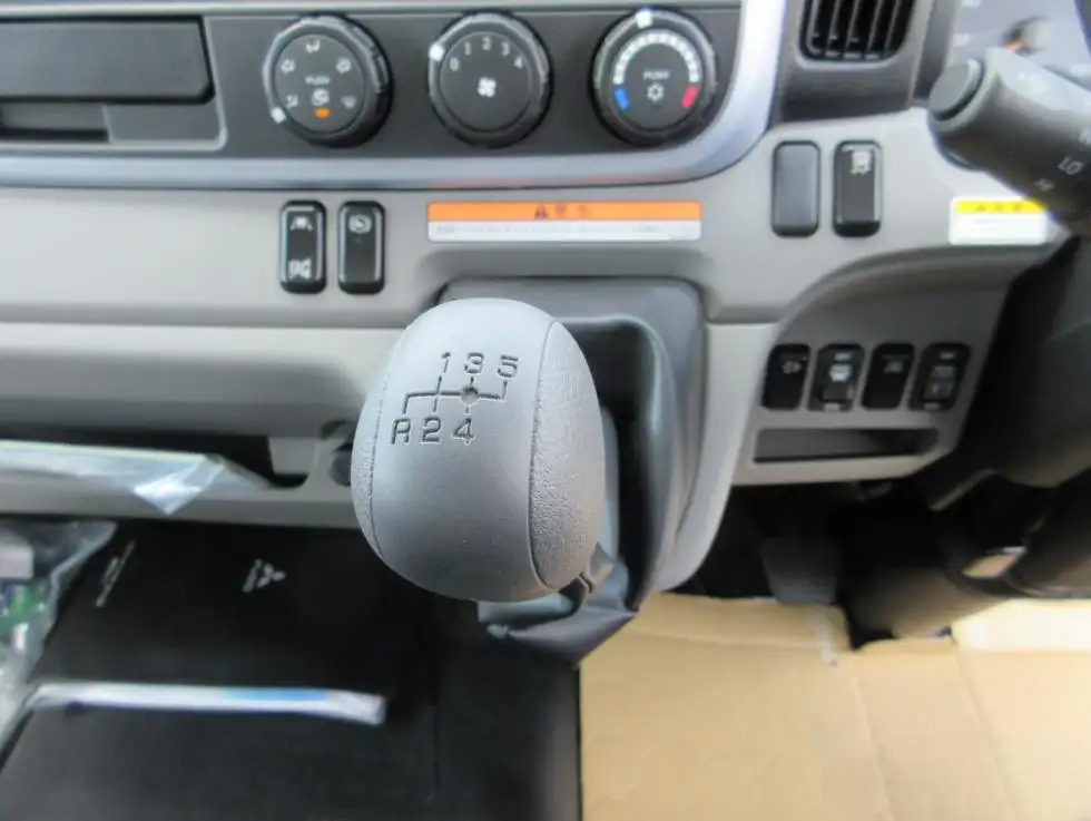 三菱 キャンター 小型 ウイング 2RG-FEB80 R5の中古トラック画像11