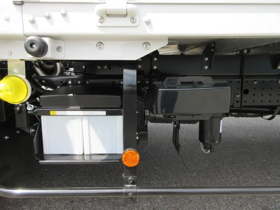 三菱 キャンター 小型 ウイング 2RG-FEB80 R5の中古トラック画像16