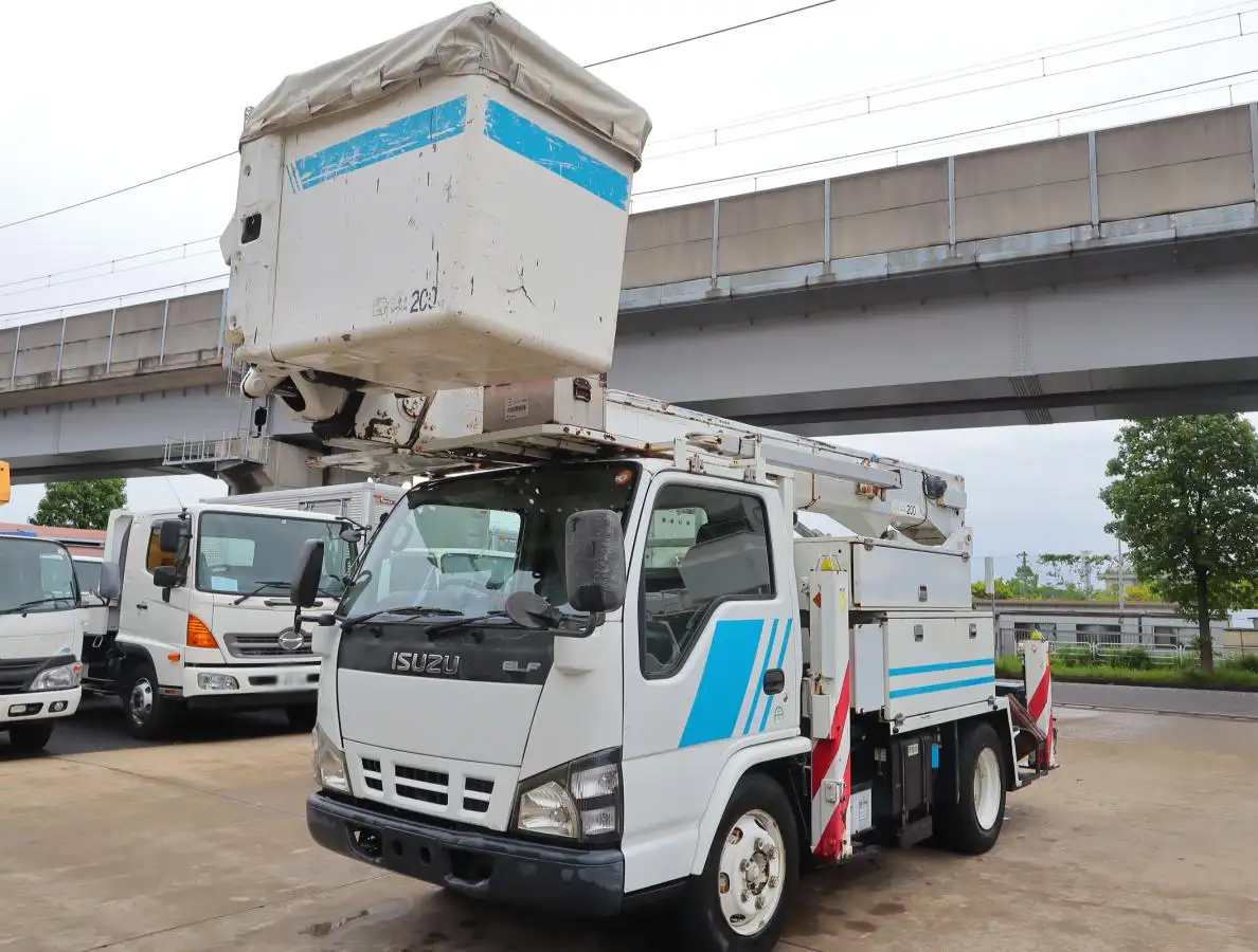 いすゞ エルフ 小型 高所・建柱車 高所作業車 電工仕様の中古トラック画像1