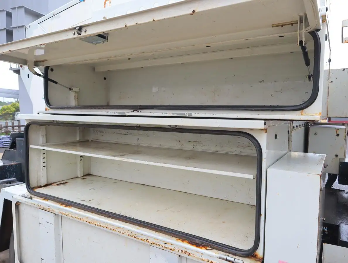 いすゞ エルフ 小型 高所・建柱車 高所作業車 電工仕様の中古トラック画像3