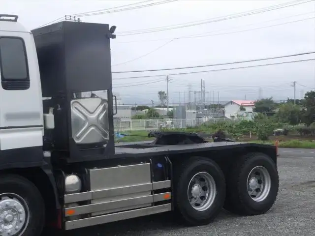 いすゞ ギガ 大型 トラクター 2デフ ベッドの中古トラック画像6