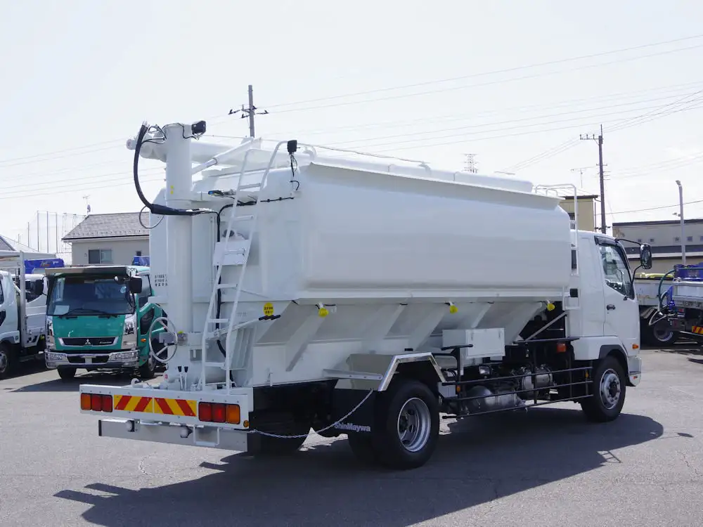 三菱 ファイター 中型/増トン タンク車 バルク 2KG-FK62FZの中古トラック画像3