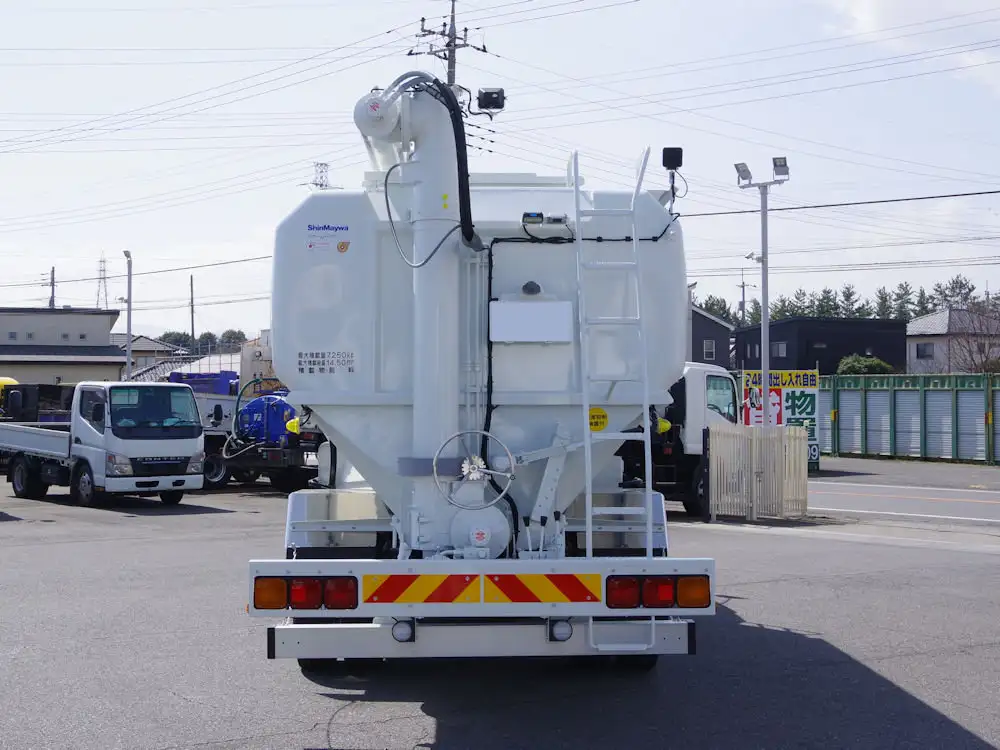 三菱 ファイター 中型/増トン タンク車 バルク 2KG-FK62FZの中古トラック画像4