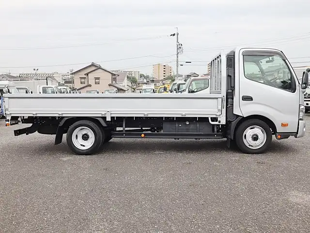 トヨタ ダイナ 小型 平ボディ TPG-XZU710 H30の中古トラック画像3