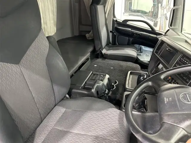日野 プロフィア 大型 ウイング ハイルーフ ベッドの中古トラック画像11